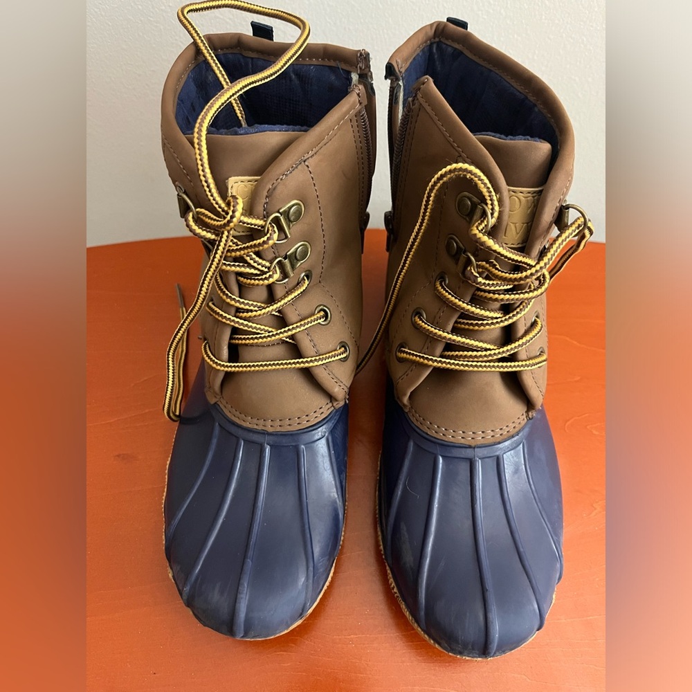 Crown and Ivy Youth Rain Boots Size 5